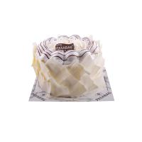 Beyaz Çikolatalı Profiterollü Pasta